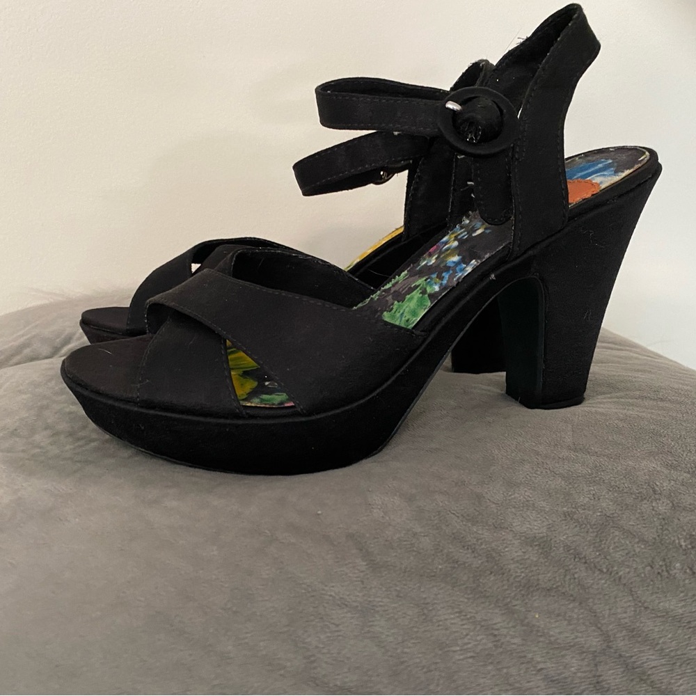 Rocket Dog 90’s Heels